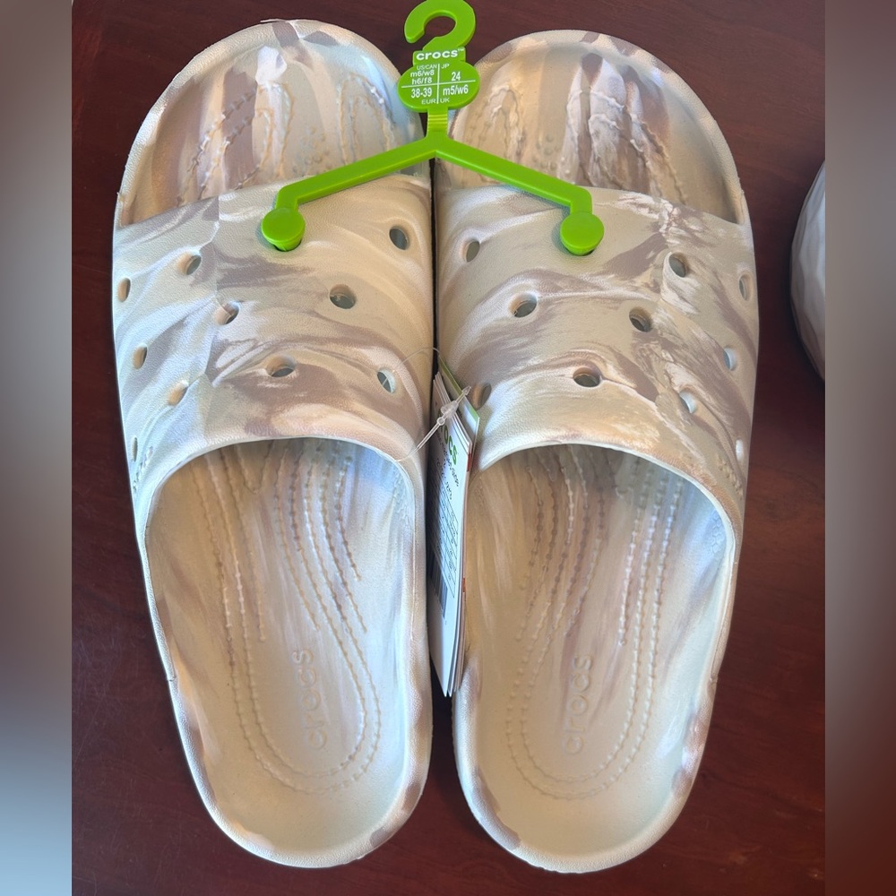 CROCS Classic Marble Pattern Slide in Beige and Cream, Men 6/Women 8
